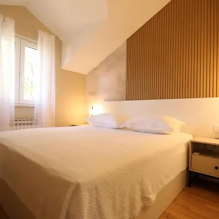 Seaside Family Friendly House With A Swimming Pool Cove Ljubljeva, Trogir - 19259 Vinisce