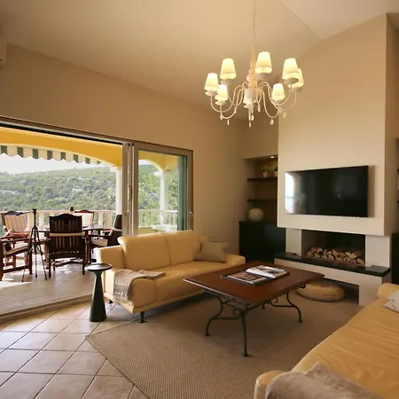 Seaside Family Friendly House With A Swimming Pool Cove Ljubljeva, Trogir - 19259 Vinisce