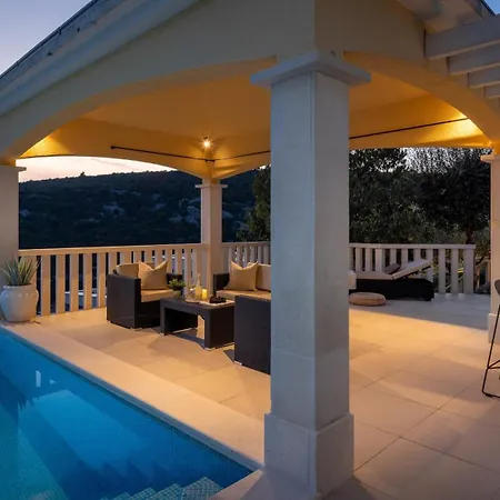 Seaside Luxury With A Swimming Pool Cove Ljubljeva, Trogir - 19259 *