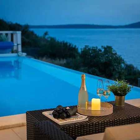 Seaside Luxury With A Swimming Pool Cove Ljubljeva, Trogir - 19259 Vila