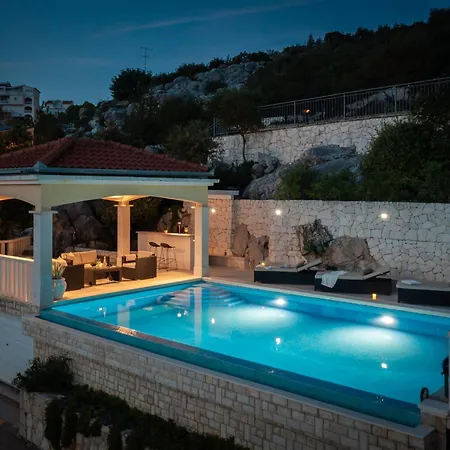 Villa Seaside Luxury With A Swimming Pool Cove Ljubljeva, Trogir - 19259 *