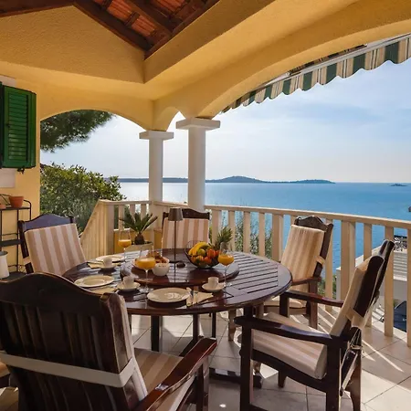 Seaside Luxury With A Swimming Pool Cove Ljubljeva, Trogir - 19259 Villa