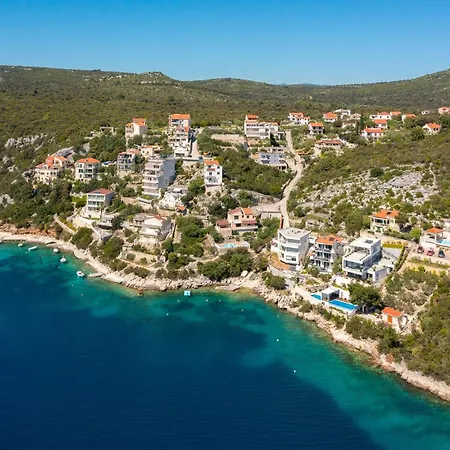 Seaside Luxury With A Swimming Pool Cove Ljubljeva, Trogir - 19259 Villa *