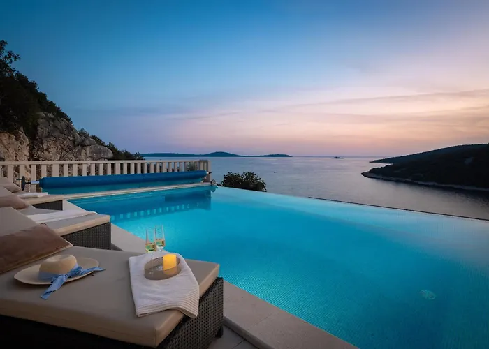 Seaside Luxury With A Swimming Pool Cove Ljubljeva, Trogir - 19259 Vila *