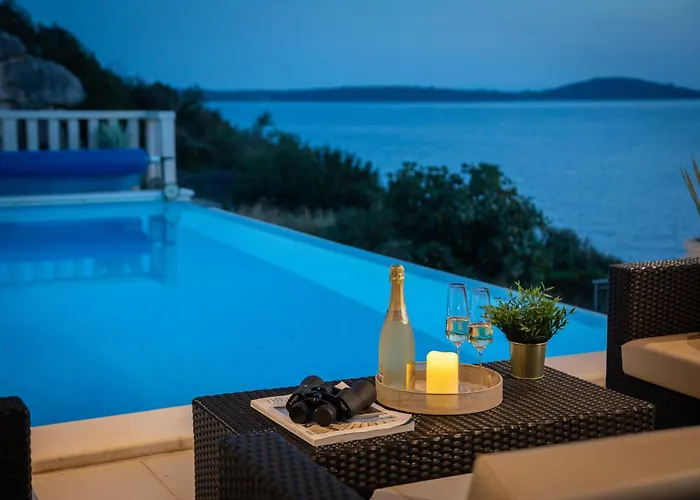 Seaside Luxury With A Swimming Pool Cove Ljubljeva, Trogir - 19259 Vila